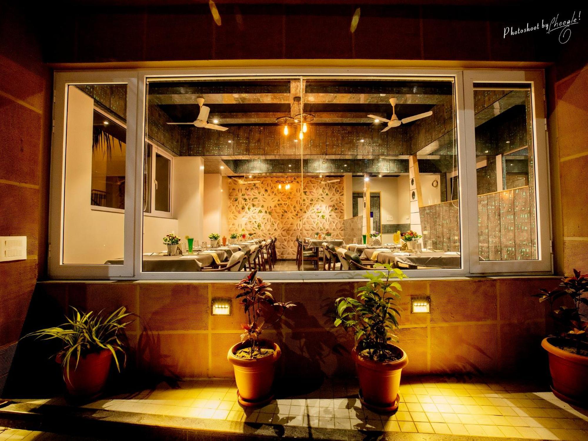 Hotel Prabha Palace อาห์มาดนาการ์ ภายนอก รูปภาพ