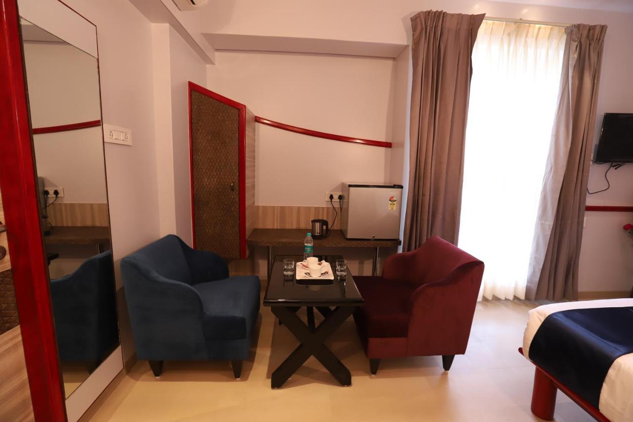 Hotel Prabha Palace อาห์มาดนาการ์ ภายนอก รูปภาพ