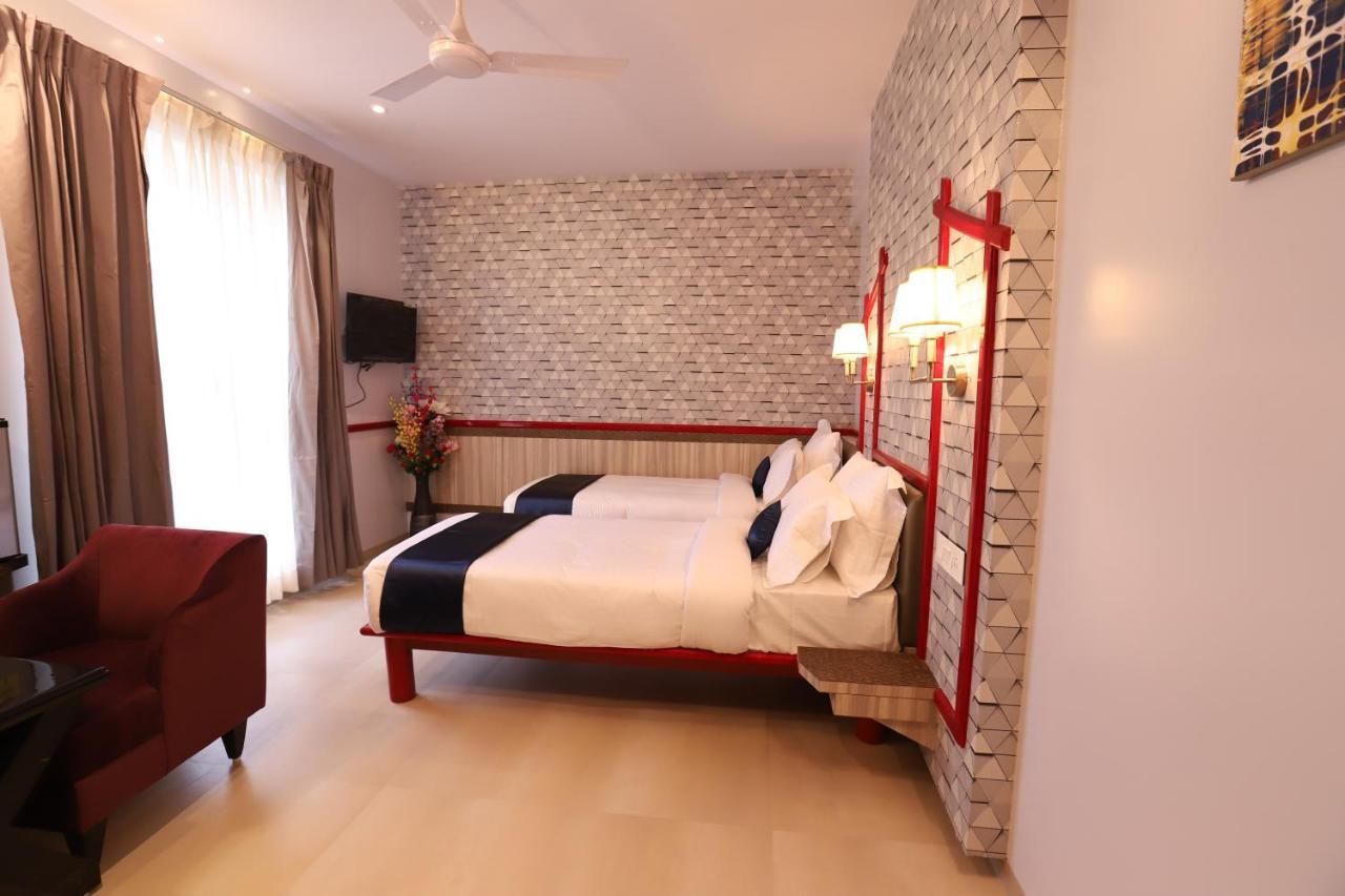 Hotel Prabha Palace อาห์มาดนาการ์ ภายนอก รูปภาพ