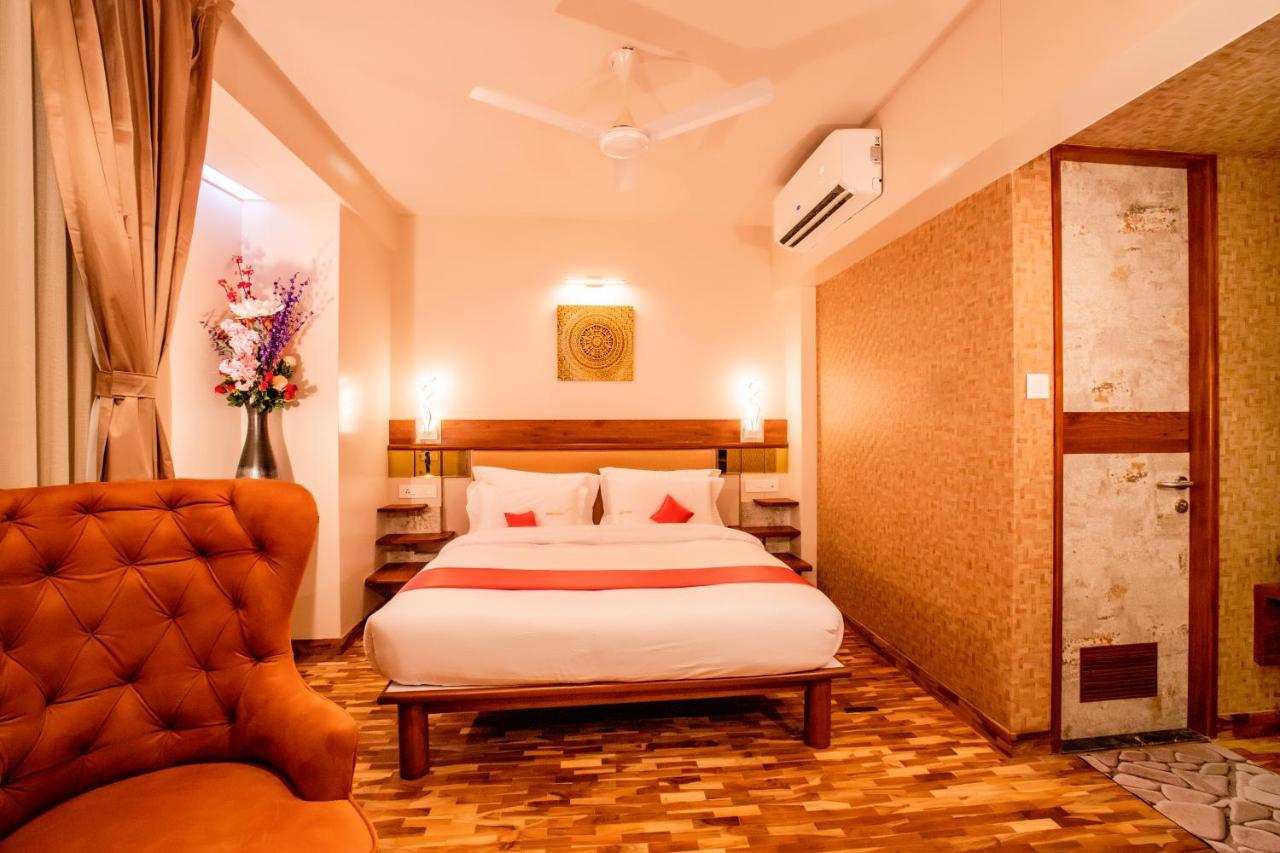 Hotel Prabha Palace อาห์มาดนาการ์ ภายนอก รูปภาพ