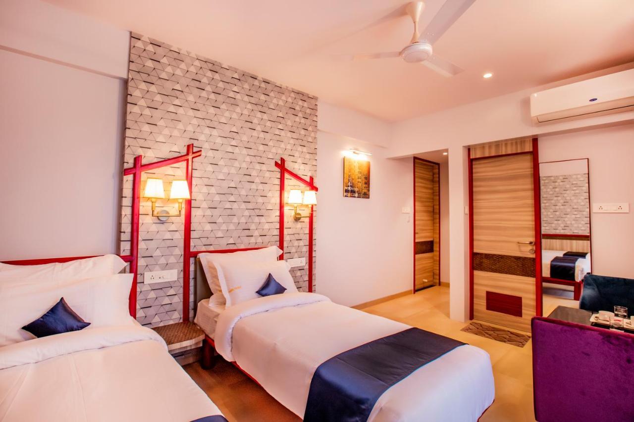 Hotel Prabha Palace อาห์มาดนาการ์ ภายนอก รูปภาพ